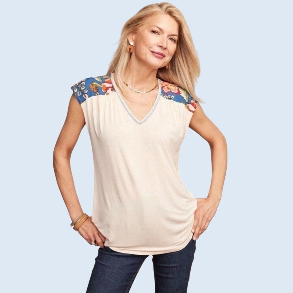 Matilda Jane Women’s XL Top Heart to Heart Floral Garden Print V-Neck Tee Color